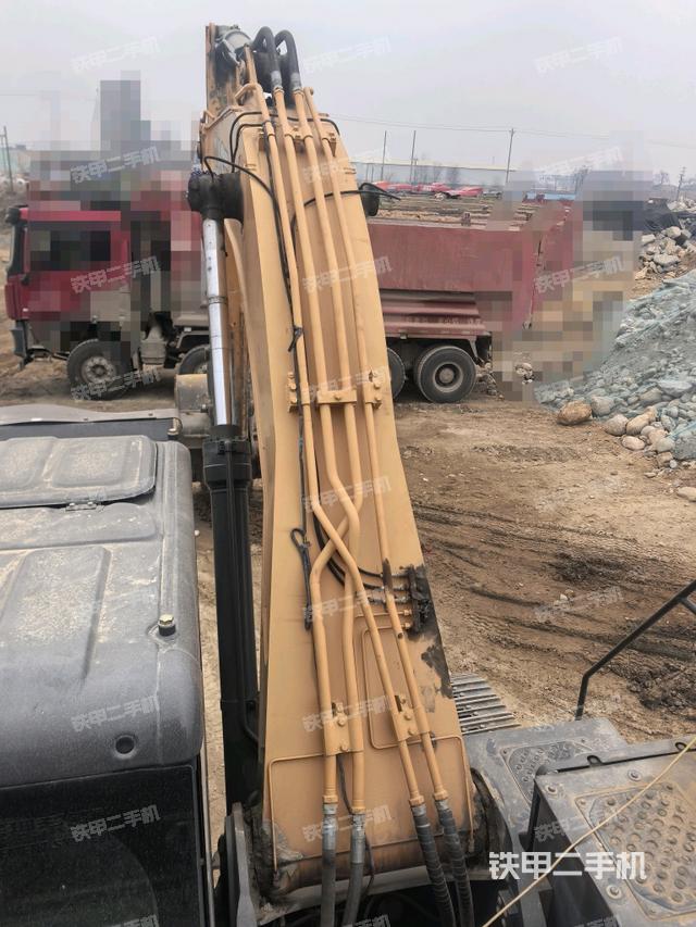 大臂背部俯视(工作和回转装置) 大臂背部俯视(工作和回转装置)