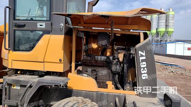 發(fā)動機右側（整機外觀及大件）