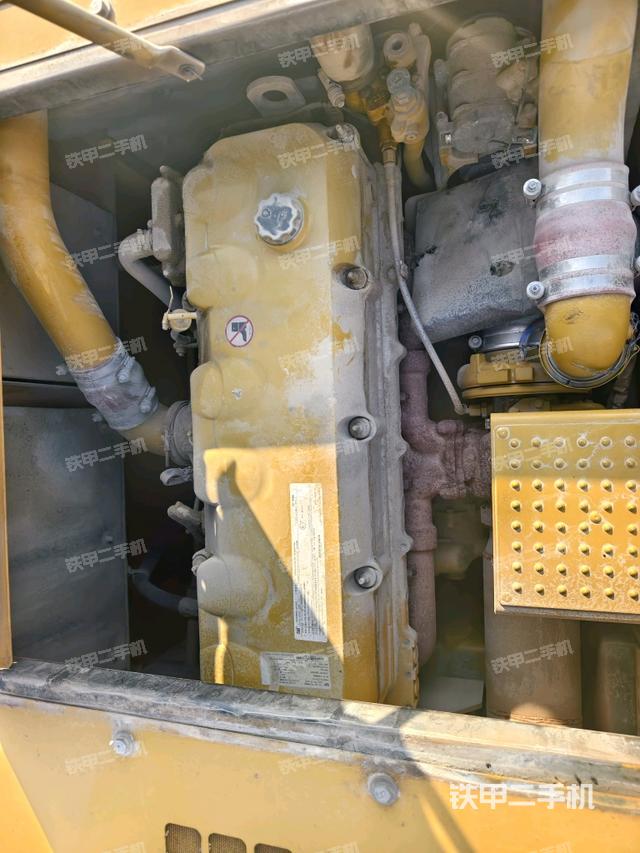 發(fā)動(dòng)機(jī)室（上車部件）