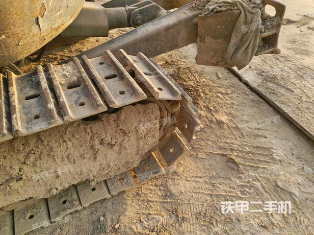 左驅(qū)動輪（行走機(jī)構(gòu)）