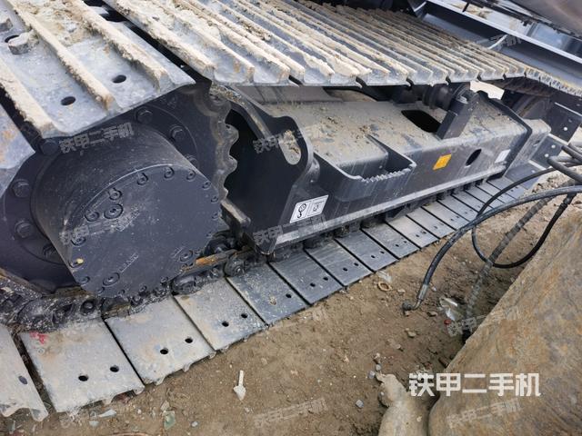 左側履帶整體?(行走機構) 左側履帶整體?(行走機構)