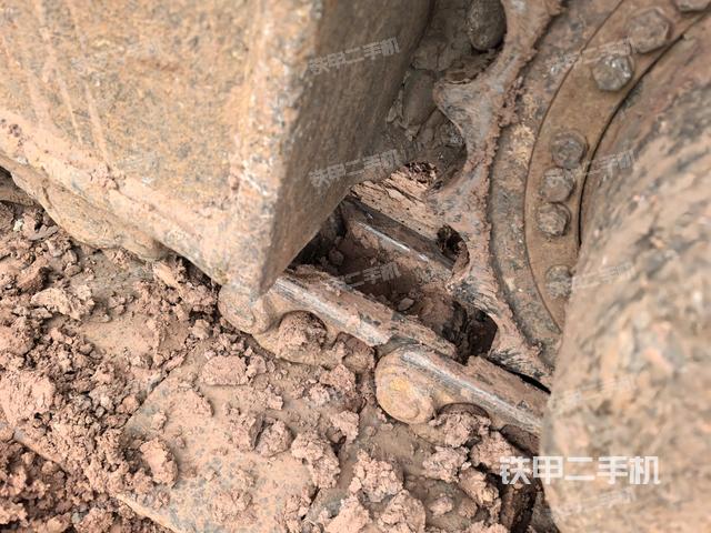 右側(cè)履帶整體(行走機(jī)構(gòu)) 右側(cè)履帶整體(行走機(jī)構(gòu))