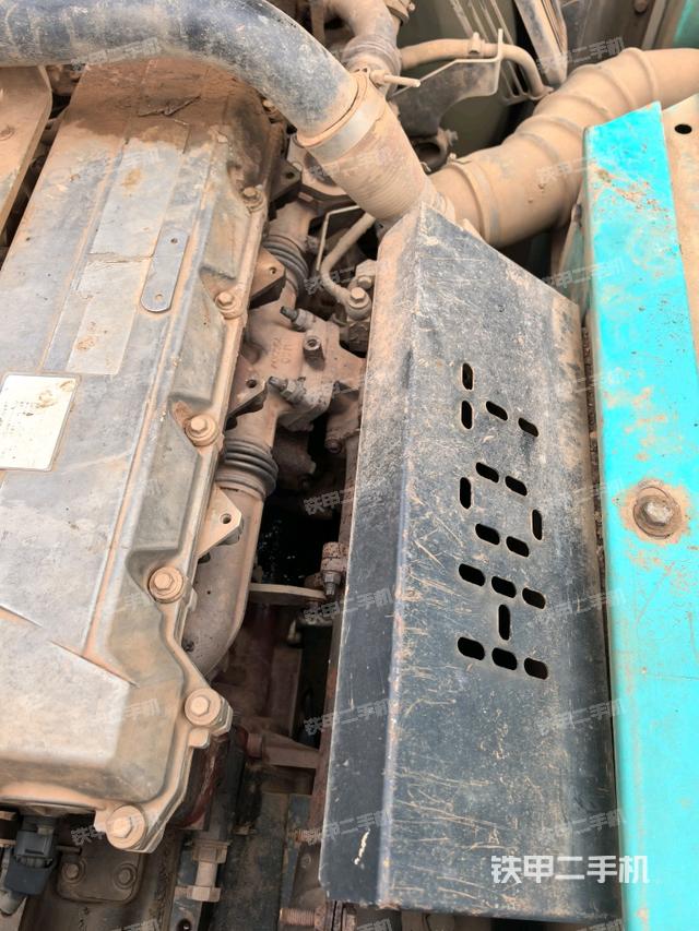 氣門(mén)室蓋螺絲特寫(xiě)（上車(chē)部件）