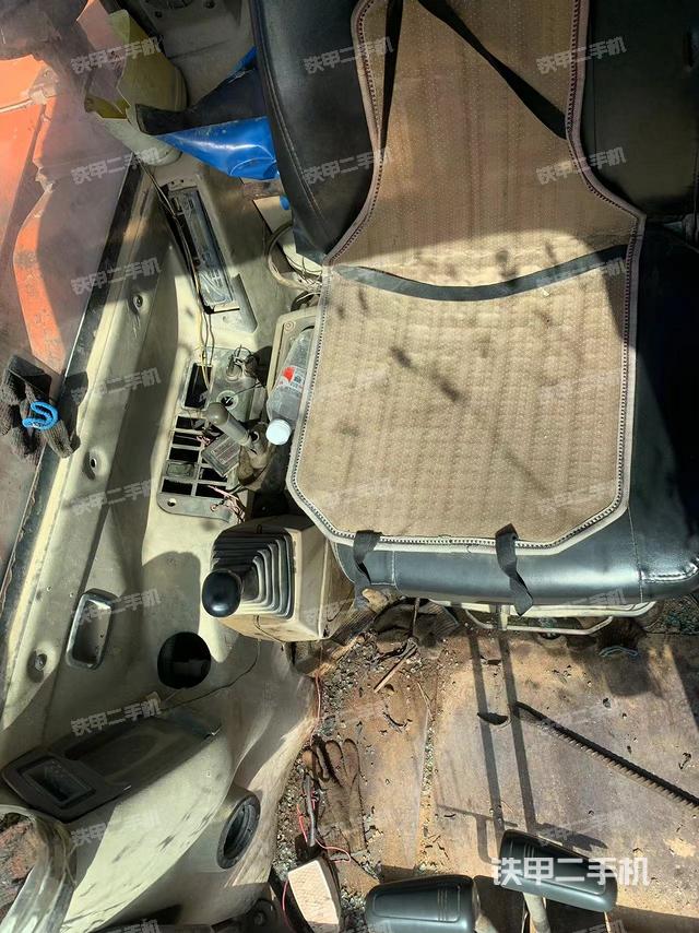 駕駛室整體（整機(jī)外觀）