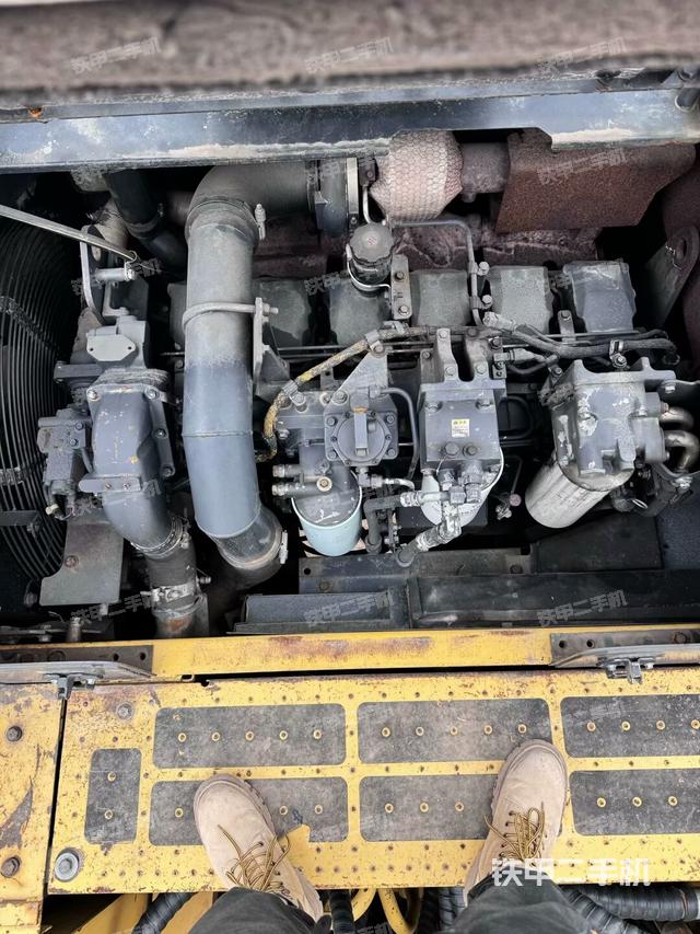 氣門(mén)室蓋螺絲特寫(xiě)（上車部件）