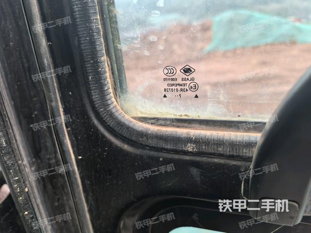 駕駛室正側(cè)(駕駛室部分) 駕駛室正側(cè)(駕駛室部分)