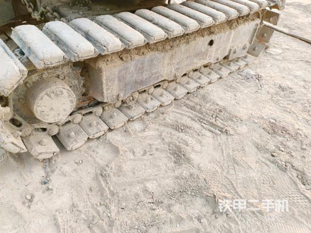 左側(cè)履帶整體?(行走機(jī)構(gòu)) 左側(cè)履帶整體?(行走機(jī)構(gòu))