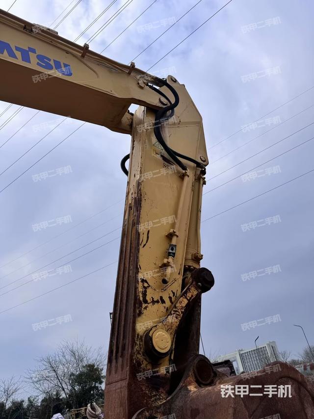 大臂油缸整體?豎拍（工作和回轉(zhuǎn)裝置）