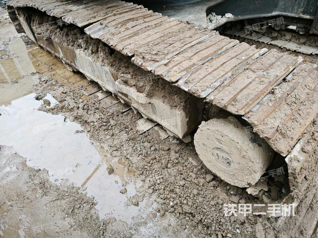 左側(cè)履帶整體?（行走機(jī)構(gòu)）