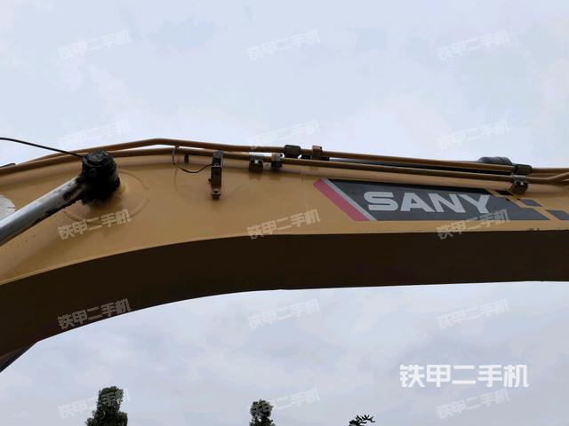 大臂油缸整體?豎拍（工作和回轉(zhuǎn)裝置）