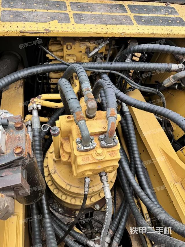 回轉(zhuǎn)馬達(dá)（上車部件）