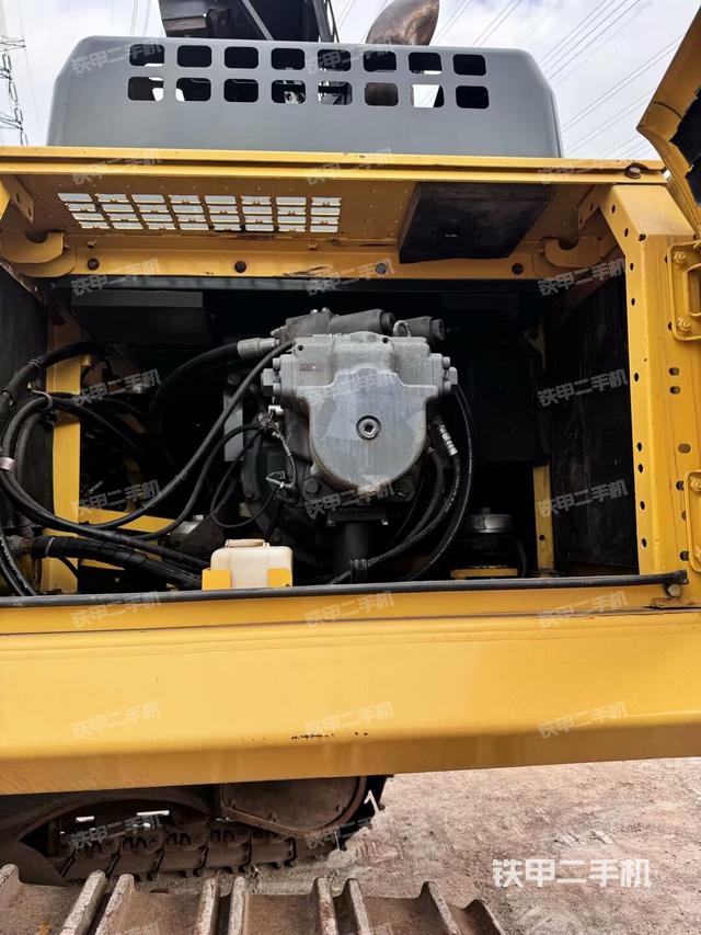 液壓泵斜45?左（大件艙室）