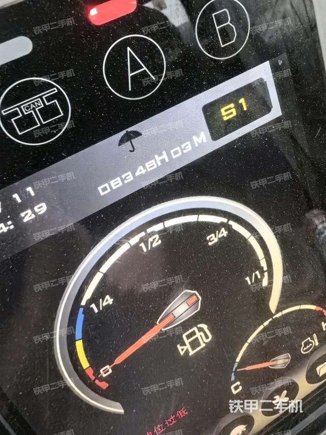 駕駛室左前45度(駕駛室部分) 駕駛室左前45度(駕駛室部分)