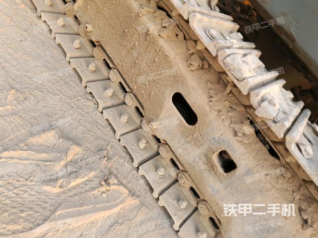 右側(cè)履帶整體?（行走機(jī)構(gòu)）