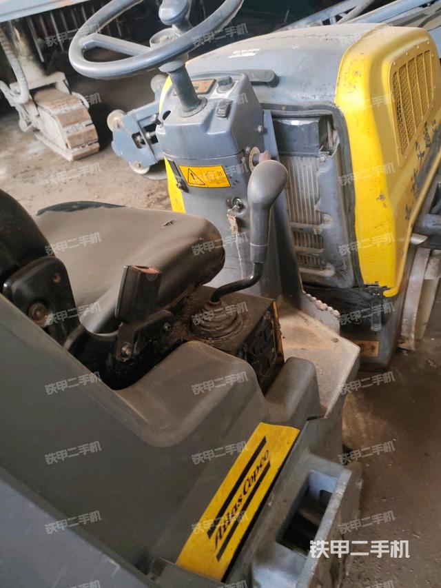 操作把手（壓路機(jī)駕駛室）