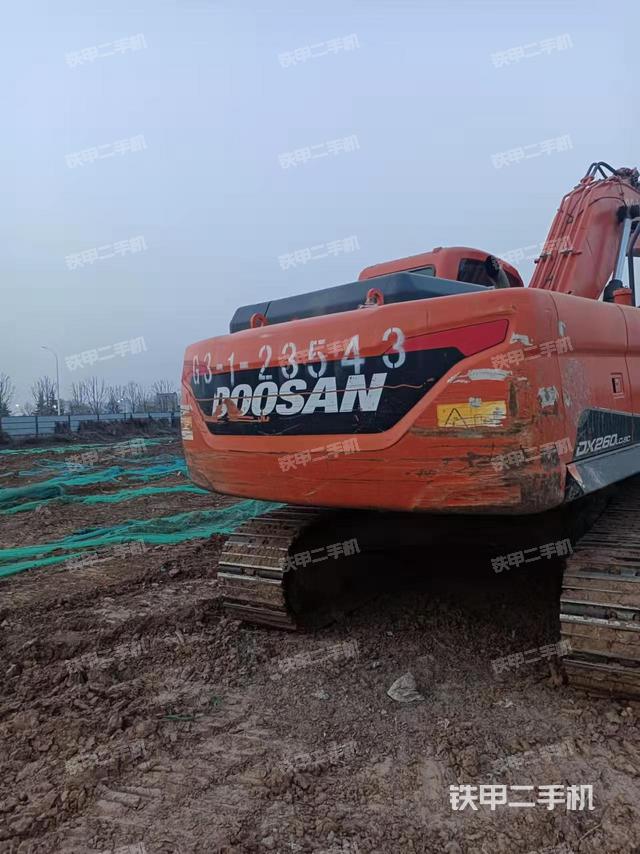 整機(jī)右后45°(整機(jī)外觀) 整機(jī)右后45°(整機(jī)外觀)