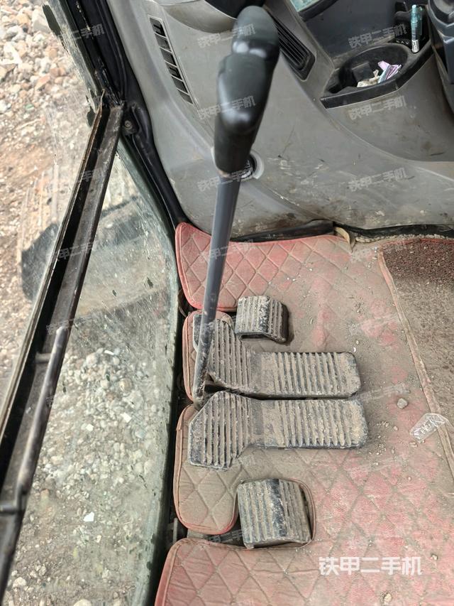 后窗玻璃角標(biāo)（駕駛室部分）