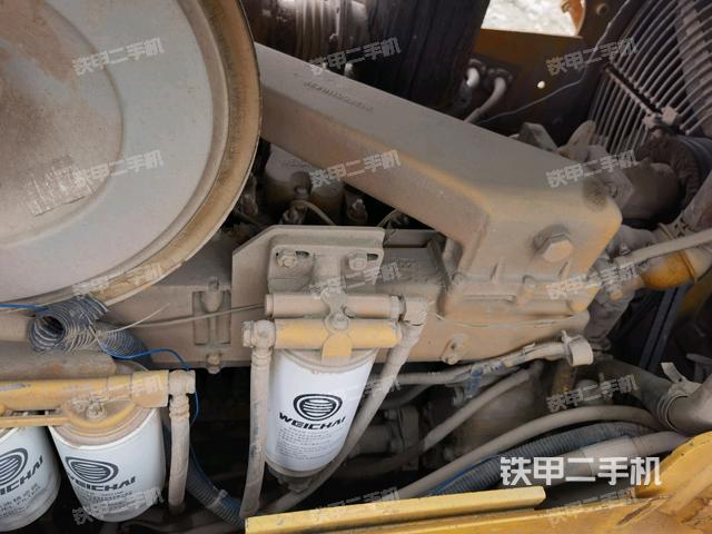 發(fā)動(dòng)機(jī)左側(cè)全景（推土機(jī)發(fā)動(dòng)機(jī)艙）