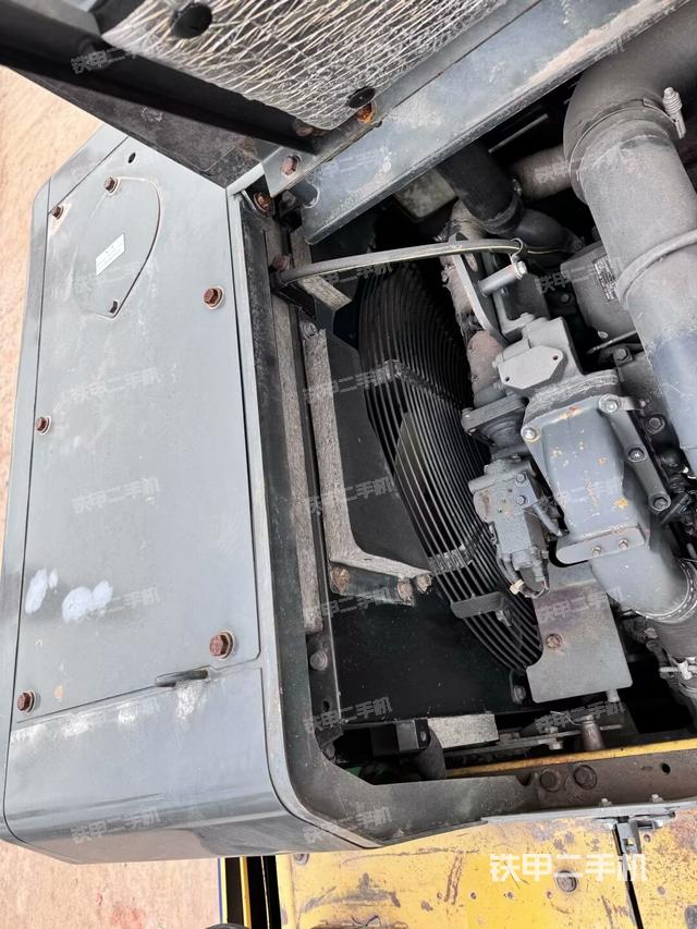 發(fā)動(dòng)機(jī)室（上車部件）