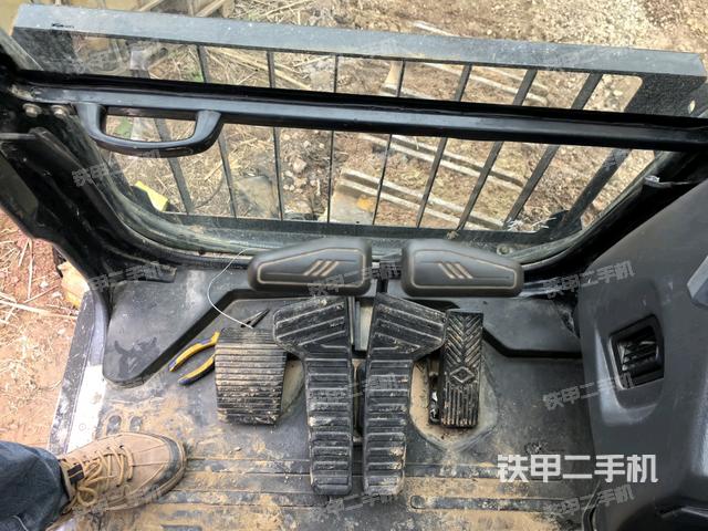 座椅左側(cè)控制臺/音響/含左手柄（駕駛室部分）