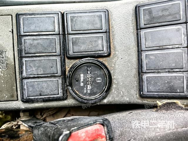 小時(shí)表(駕駛室部分) 小時(shí)表(駕駛室部分)