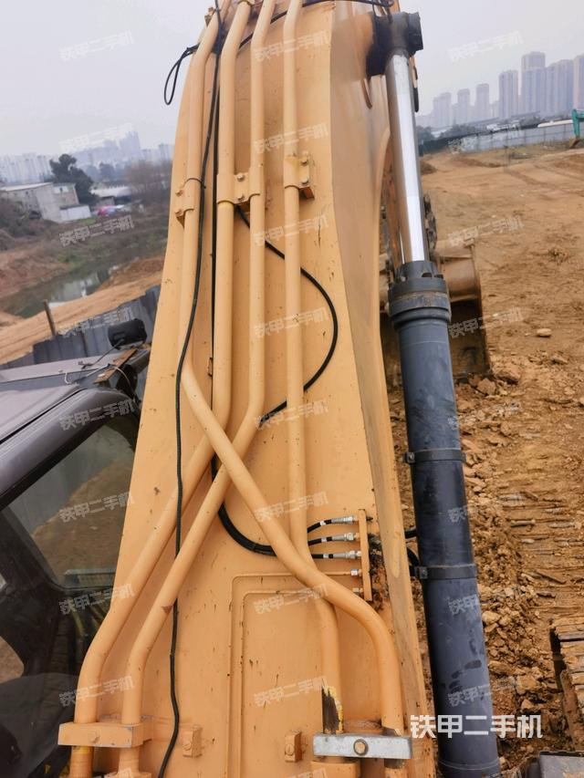 大臂背部俯視（工作和回轉(zhuǎn)裝置）