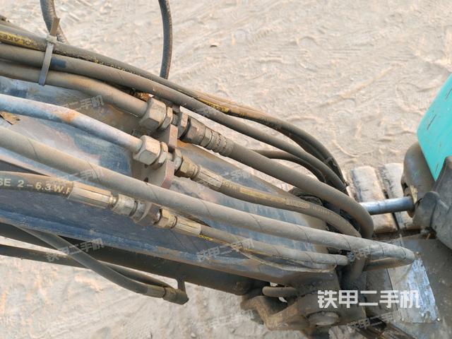 大臂背部俯視(工作和回轉(zhuǎn)裝置) 大臂背部俯視(工作和回轉(zhuǎn)裝置)