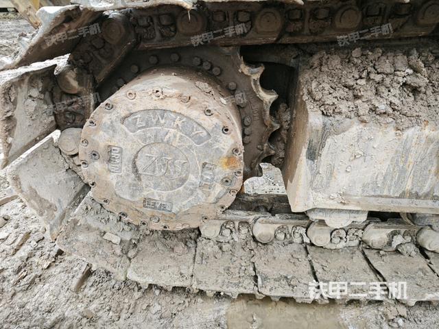 右驅(qū)動輪（行走機(jī)構(gòu)）