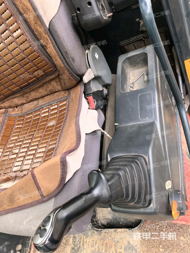 座椅后部（駕駛室部分）