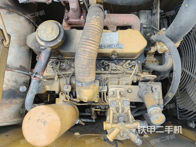 發(fā)動(dòng)機(jī)整體俯視(整機(jī)外觀) 發(fā)動(dòng)機(jī)整體俯視(整機(jī)外觀)