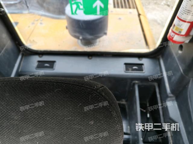 座椅后部(駕駛室部分) 座椅后部(駕駛室部分)