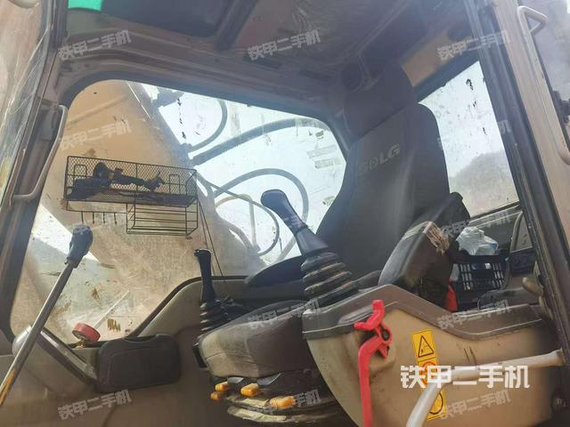 驾驶室整体（整机外观）