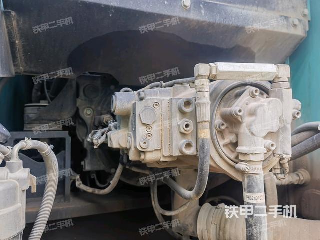 液壓泵斜45?左(大件艙室) 液壓泵斜45?左(大件艙室)