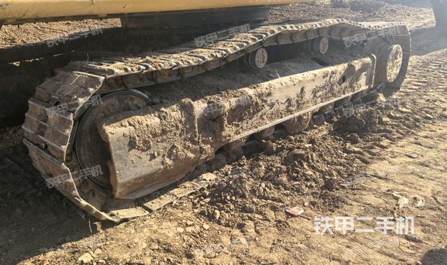 單側(cè)履帶整體（整機(jī)外觀）