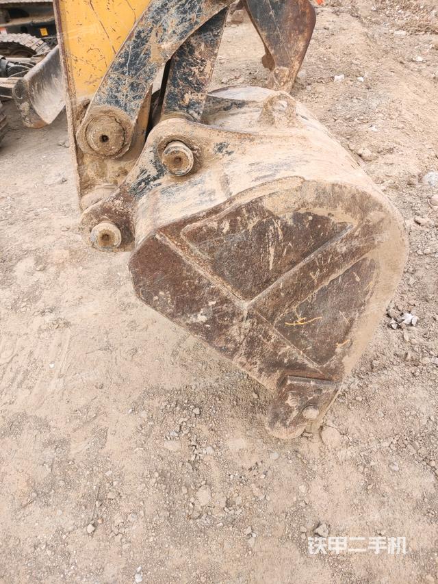 鏟斗45度(工作和回轉裝置) 鏟斗45度(工作和回轉裝置)