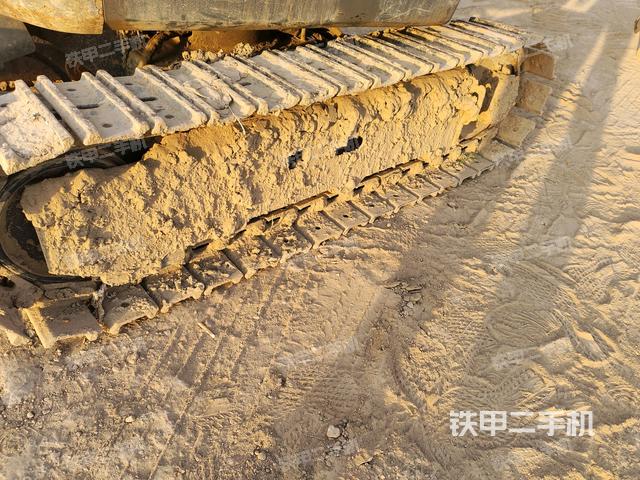 右側(cè)履帶整體?（行走機(jī)構(gòu)）