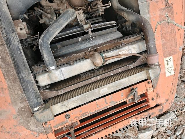 氣門室蓋螺絲特寫(上車部件) 氣門室蓋螺絲特寫(上車部件)