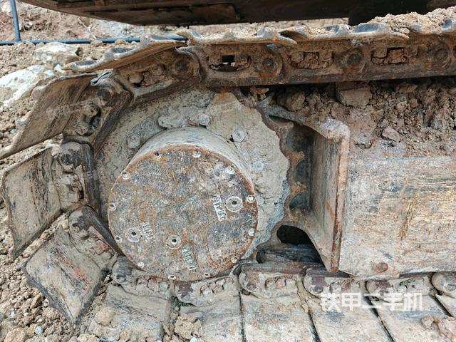 左側(cè)履帶整體?（行走機(jī)構(gòu)）