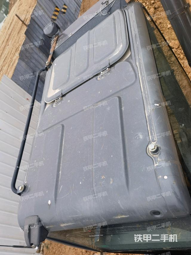 駕駛室頂部俯視（上車部件）