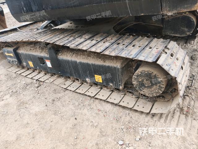 右側(cè)履帶整體?（行走機(jī)構(gòu)）