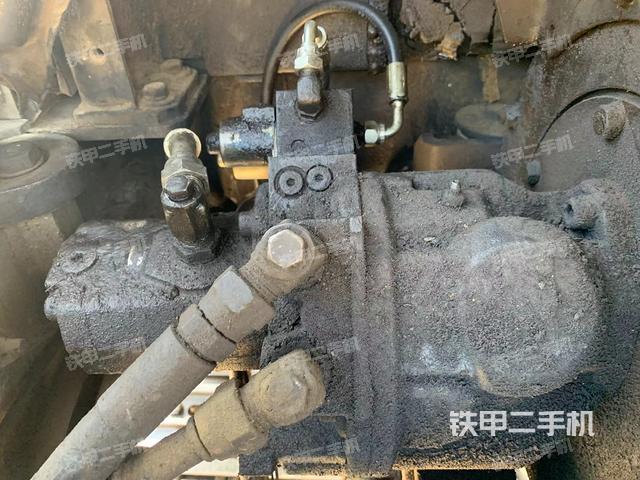 液壓泵艙室正面整體（整機(jī)外觀）