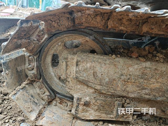 左驅(qū)動輪（行走機(jī)構(gòu)）