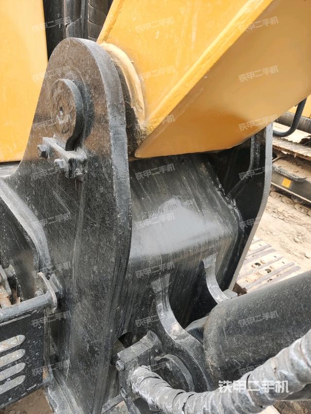 大臂根部?斜（工作和回轉(zhuǎn)裝置）