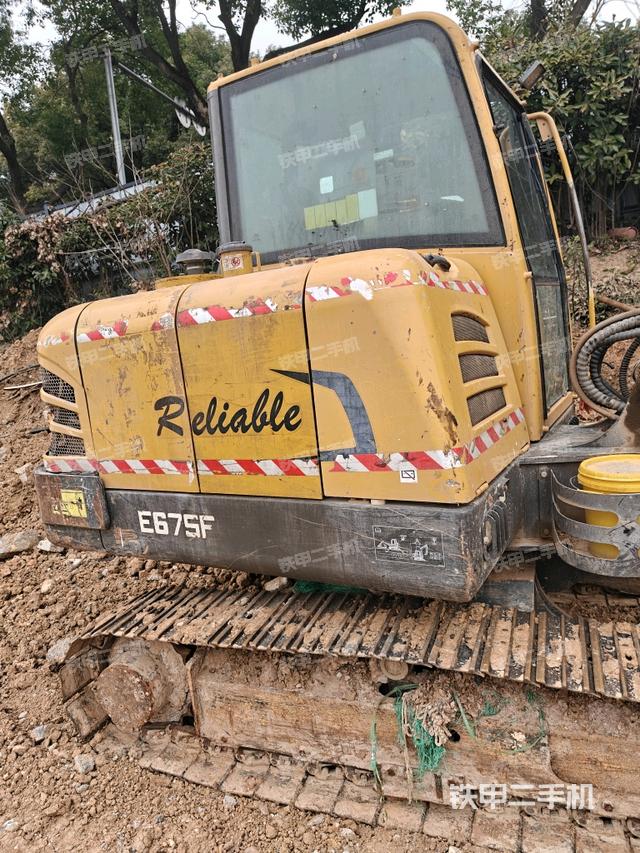 轉(zhuǎn)盤和下車架正前（工作和回轉(zhuǎn)裝置）