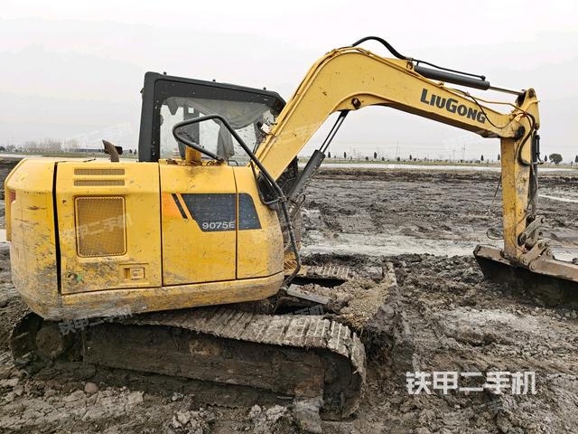 整機(jī)右后45°(整機(jī)外觀) 整機(jī)右后45°(整機(jī)外觀)