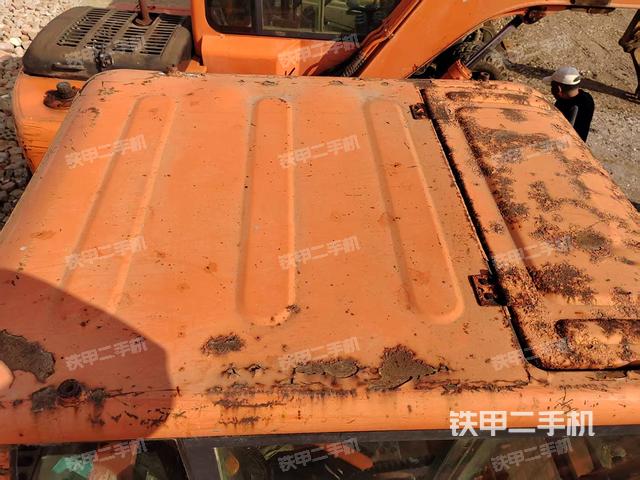 驾驶室顶部（整机外观）