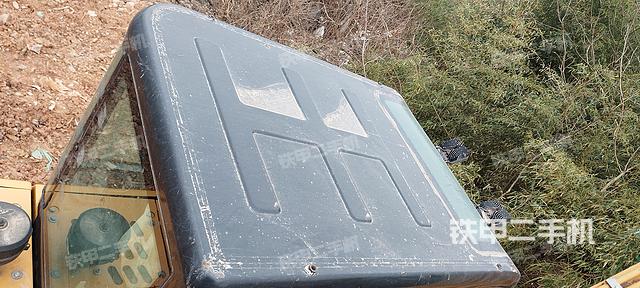 驾驶室顶部（整机外观）