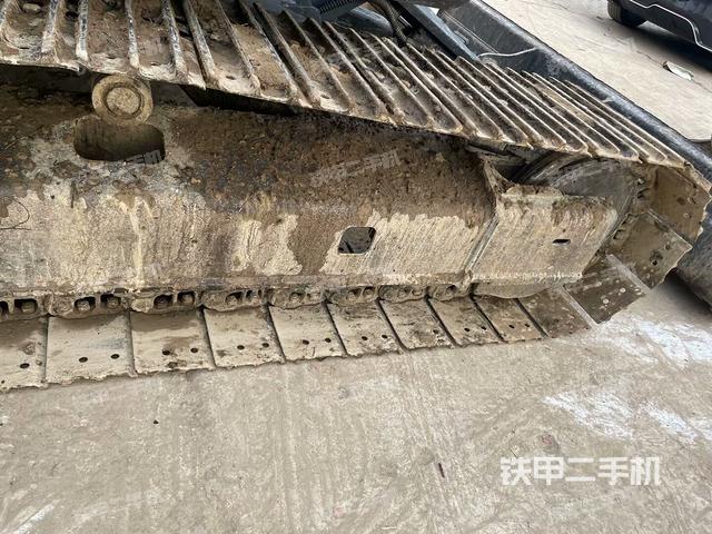 左側(cè)履帶整體?(行走機(jī)構(gòu)) 左側(cè)履帶整體?(行走機(jī)構(gòu))