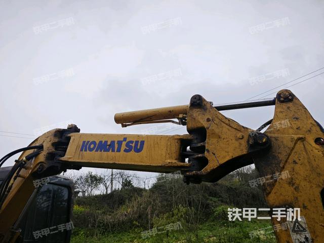 大臂整體?右側(cè)(工作和回轉(zhuǎn)裝置) 大臂整體?右側(cè)(工作和回轉(zhuǎn)裝置)