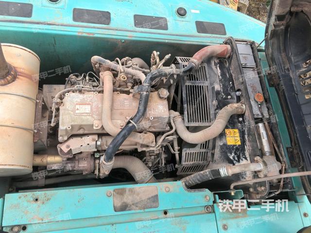 發(fā)動(dòng)機(jī)室（上車(chē)部件）